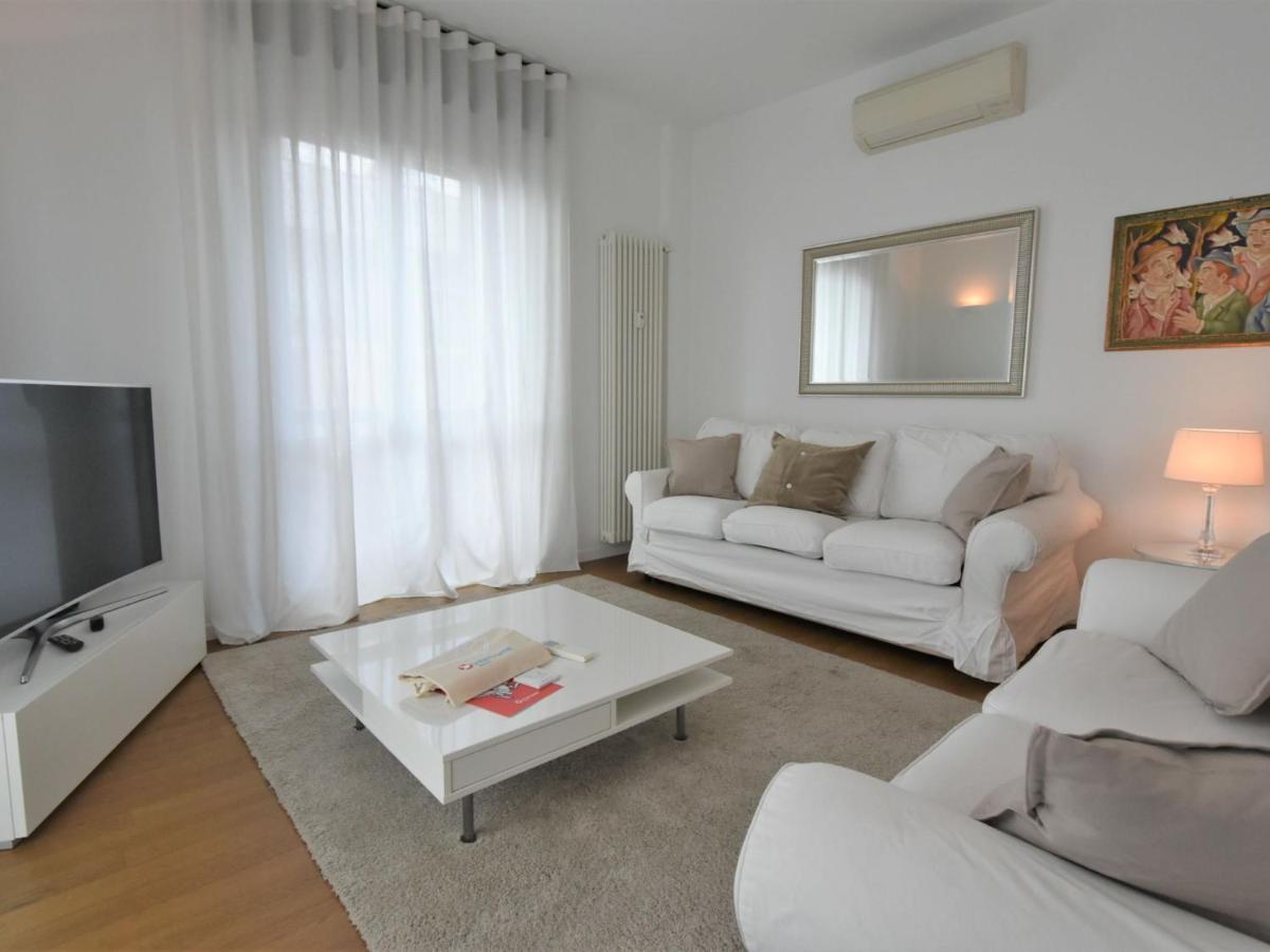 Apartment Corso Genova Apartment By Interhome Milão Exterior foto